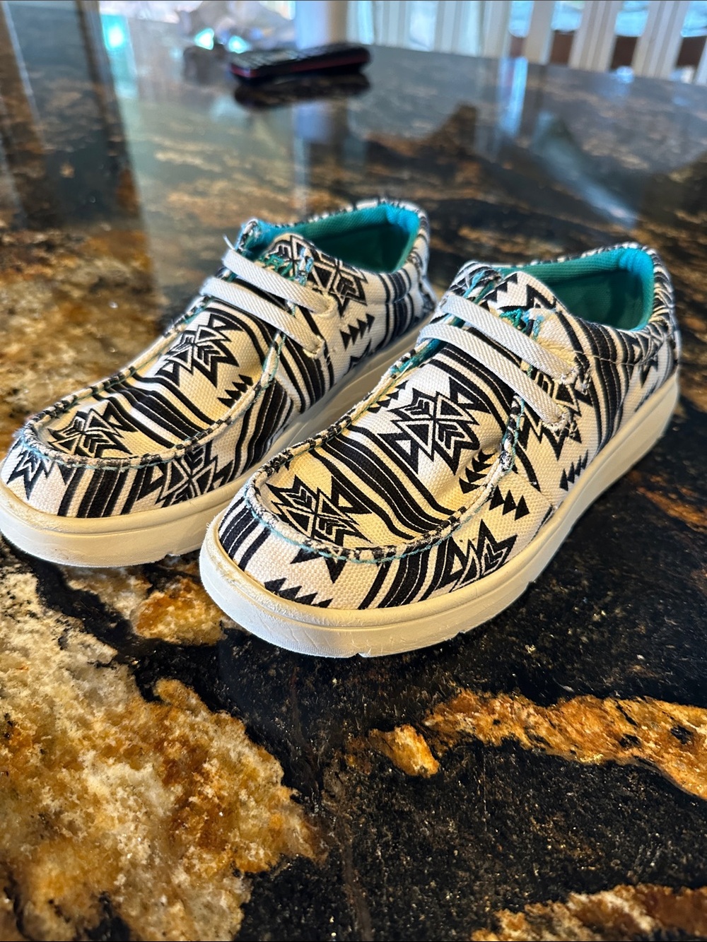 Ariat girls shoes aztec Hilos